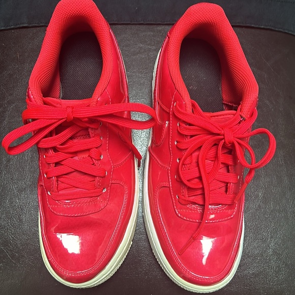 Nike Air siren red sneaker, size 6.5 - Picture 6 of 7